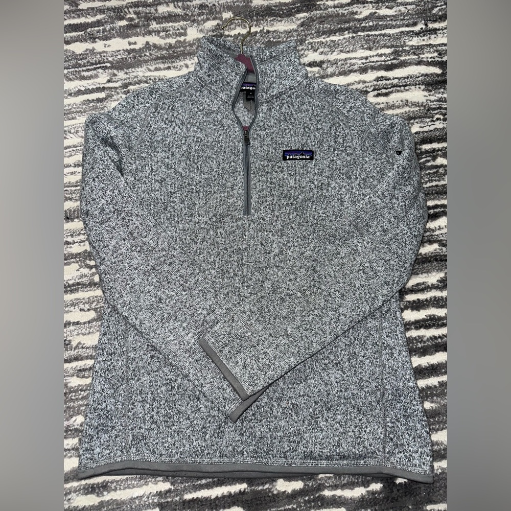 Authentic Patagonia pullover quarter zip. Smoke free home.
